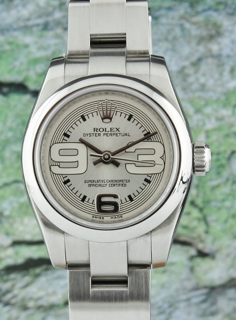 (image for) A ROLEX LADY SIZE STAINLESS STEEL OYSTER PERPETUAL / 176200
